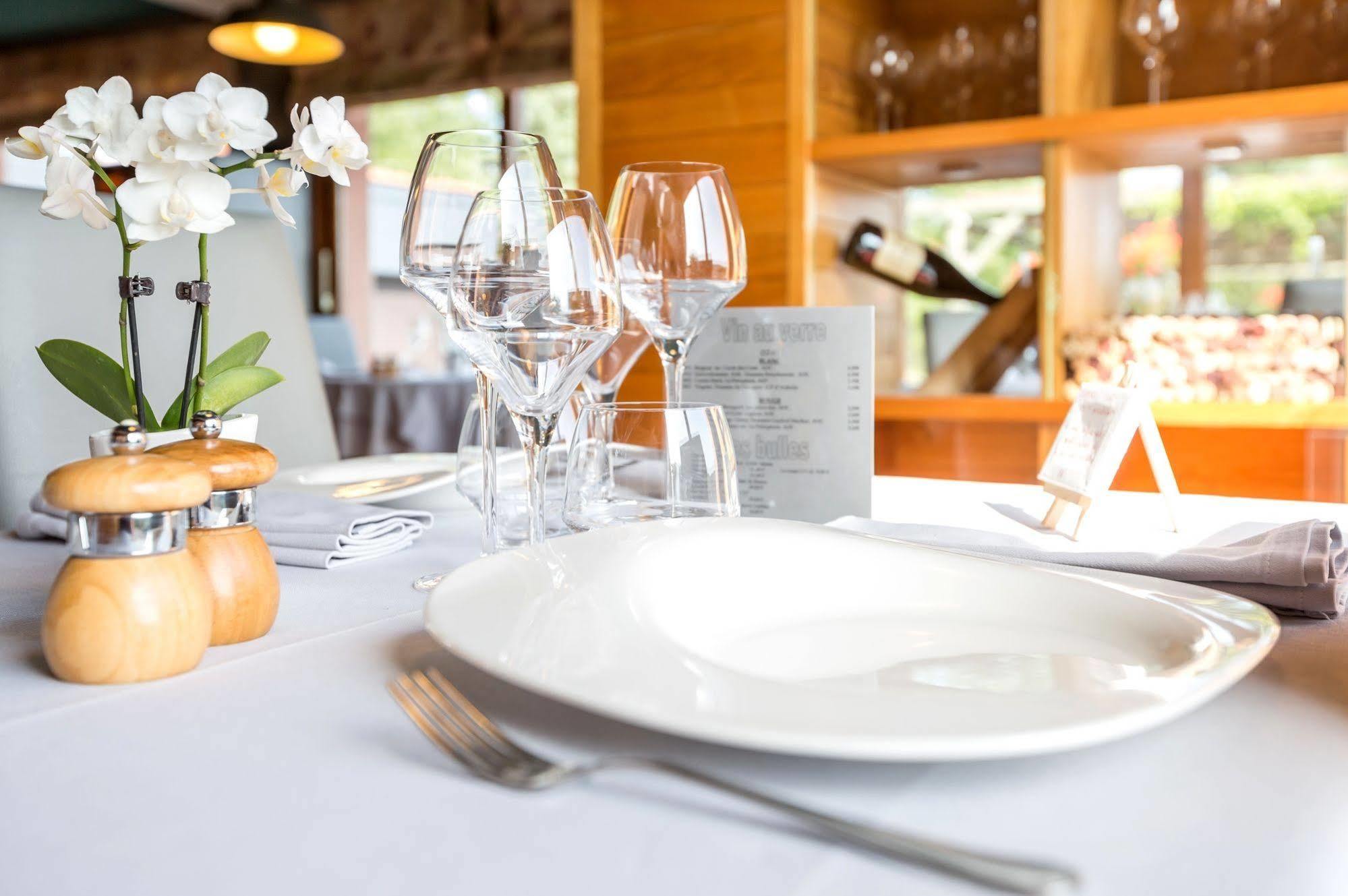 Hotel Restaurant La Tour Dunieres Экстерьер фото