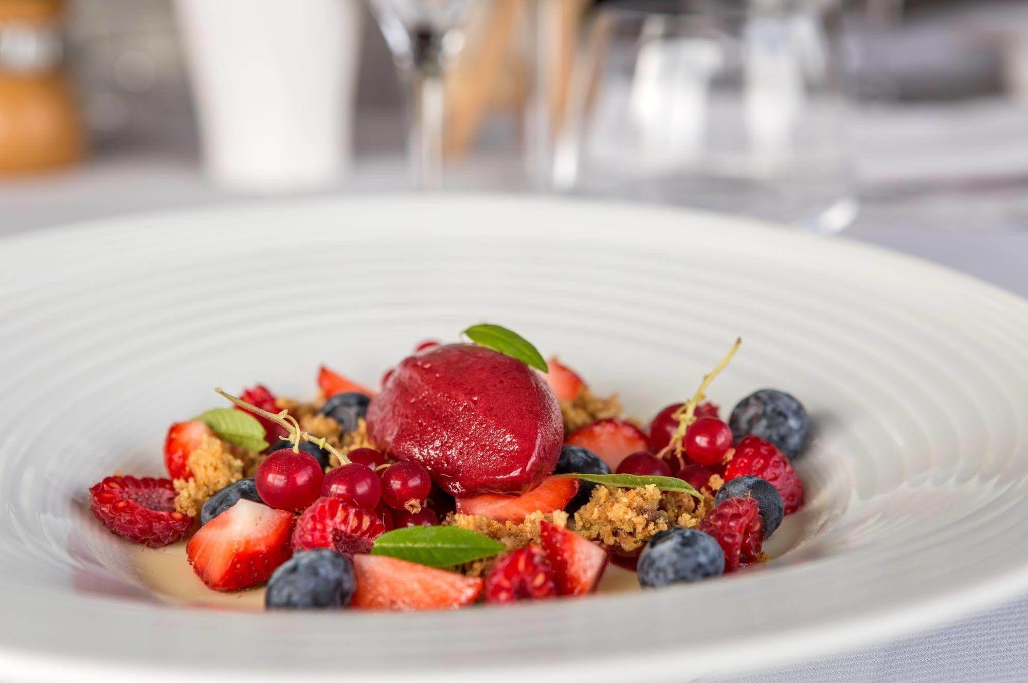Hotel Restaurant La Tour Dunieres Экстерьер фото