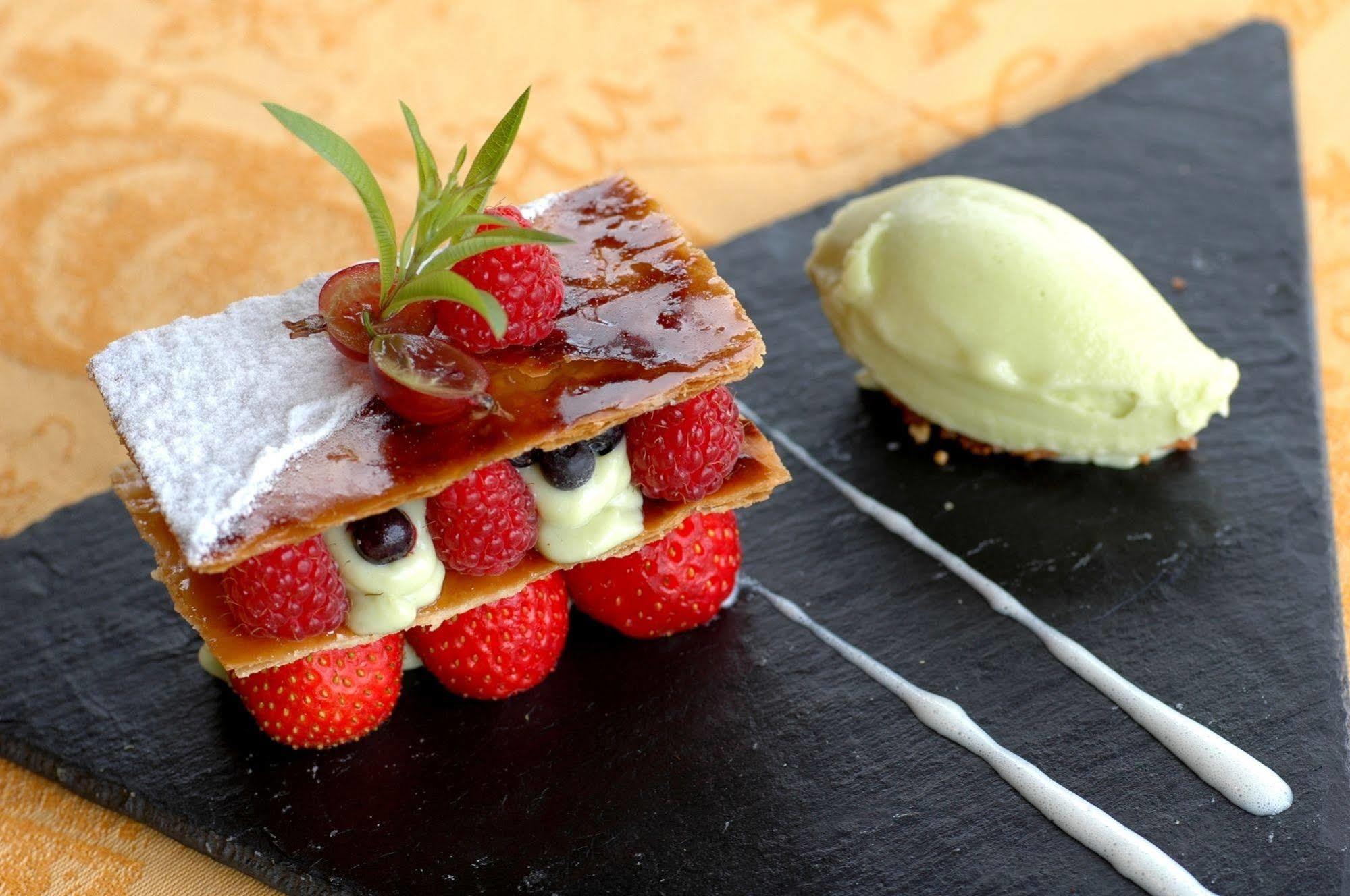 Hotel Restaurant La Tour Dunieres Экстерьер фото